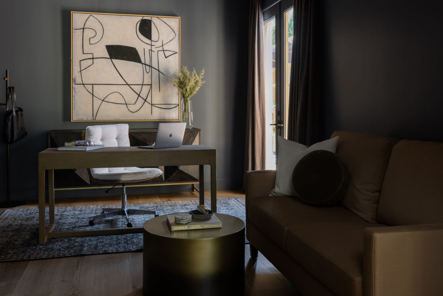 Make a Room Look Larger What Paint Colors to Use?